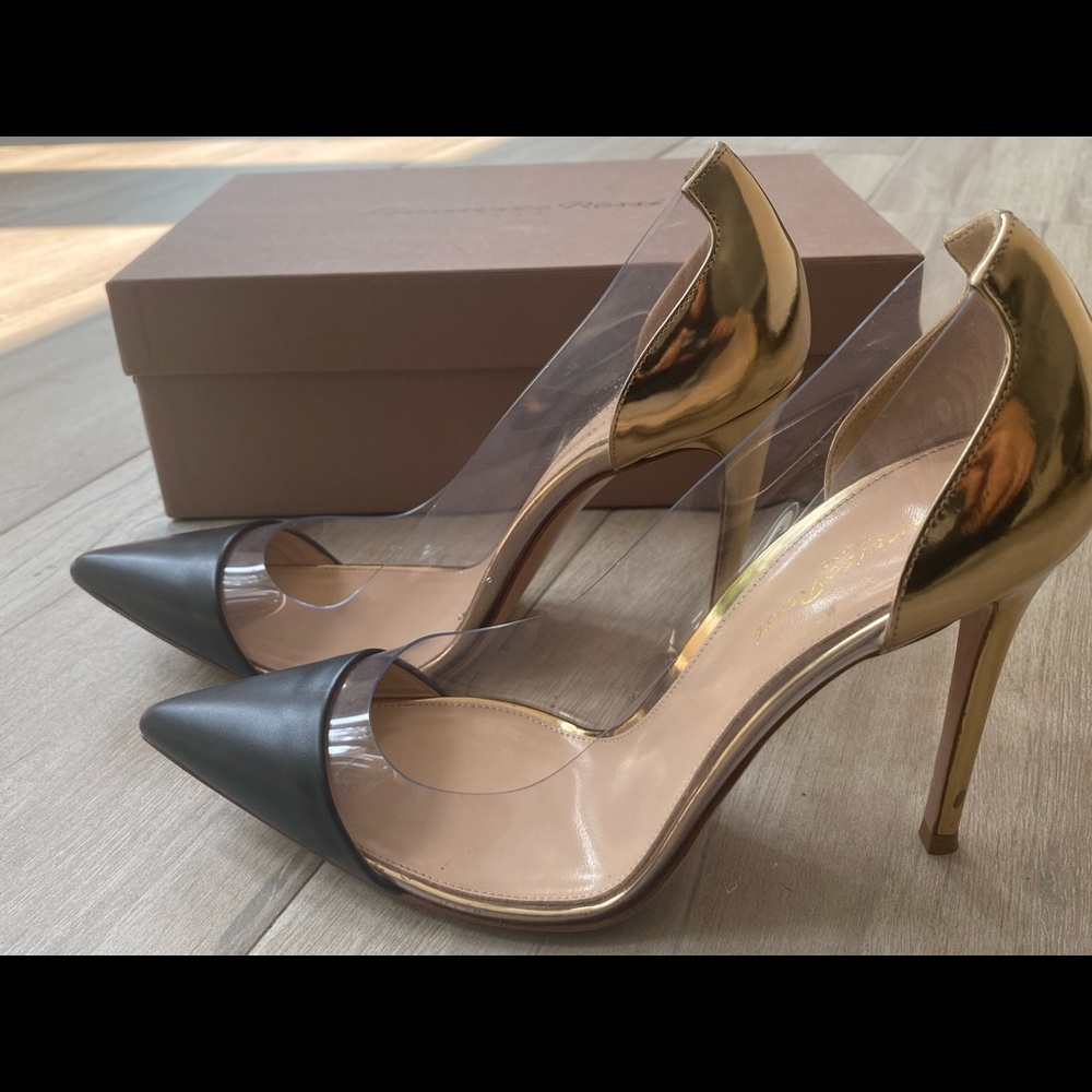 Gianvito Rossi women’s plexi pumps size 39.5